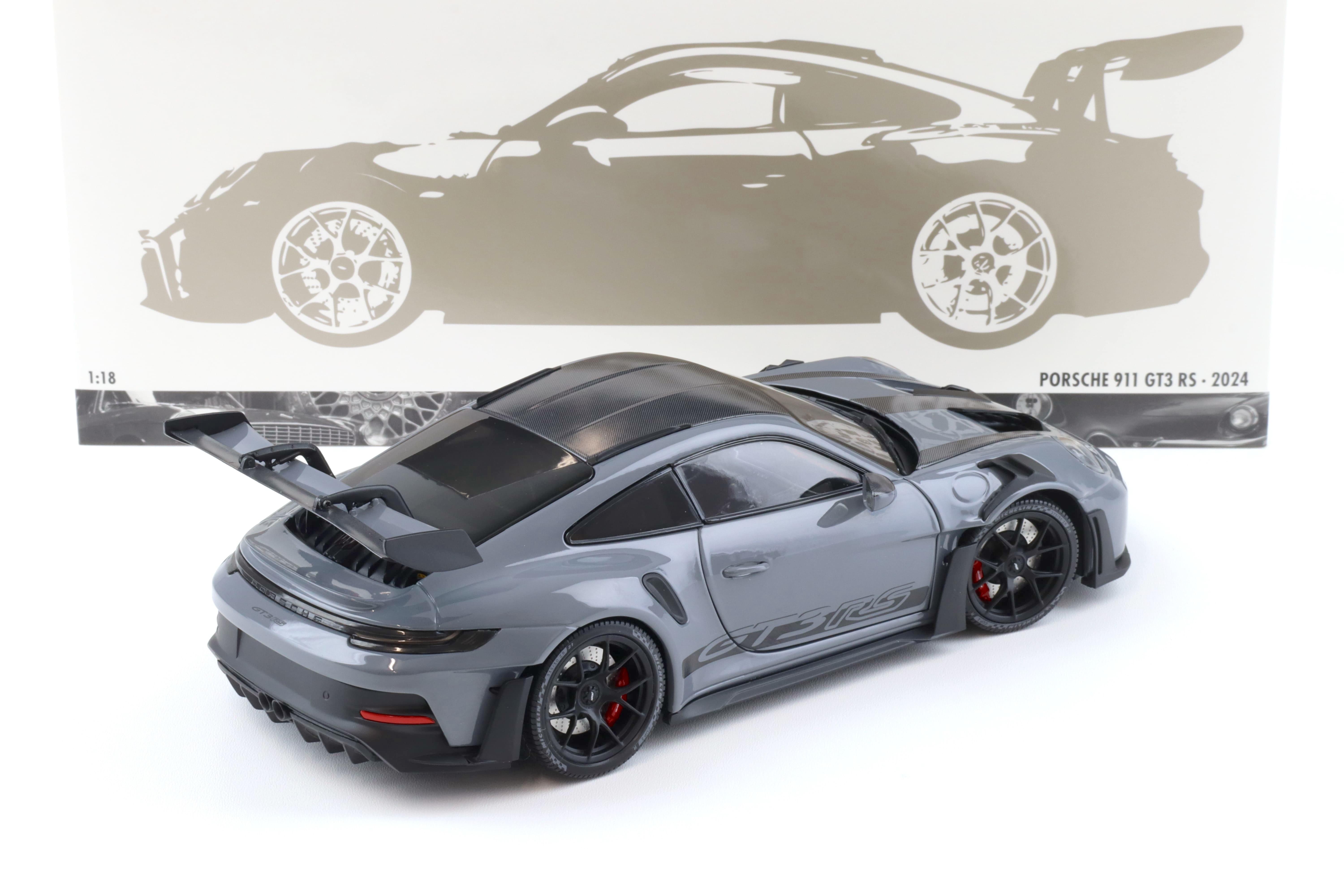 1:18 Minichamps Porsche 911 (992) GT3 RS Weissach Package grey/ black wheels