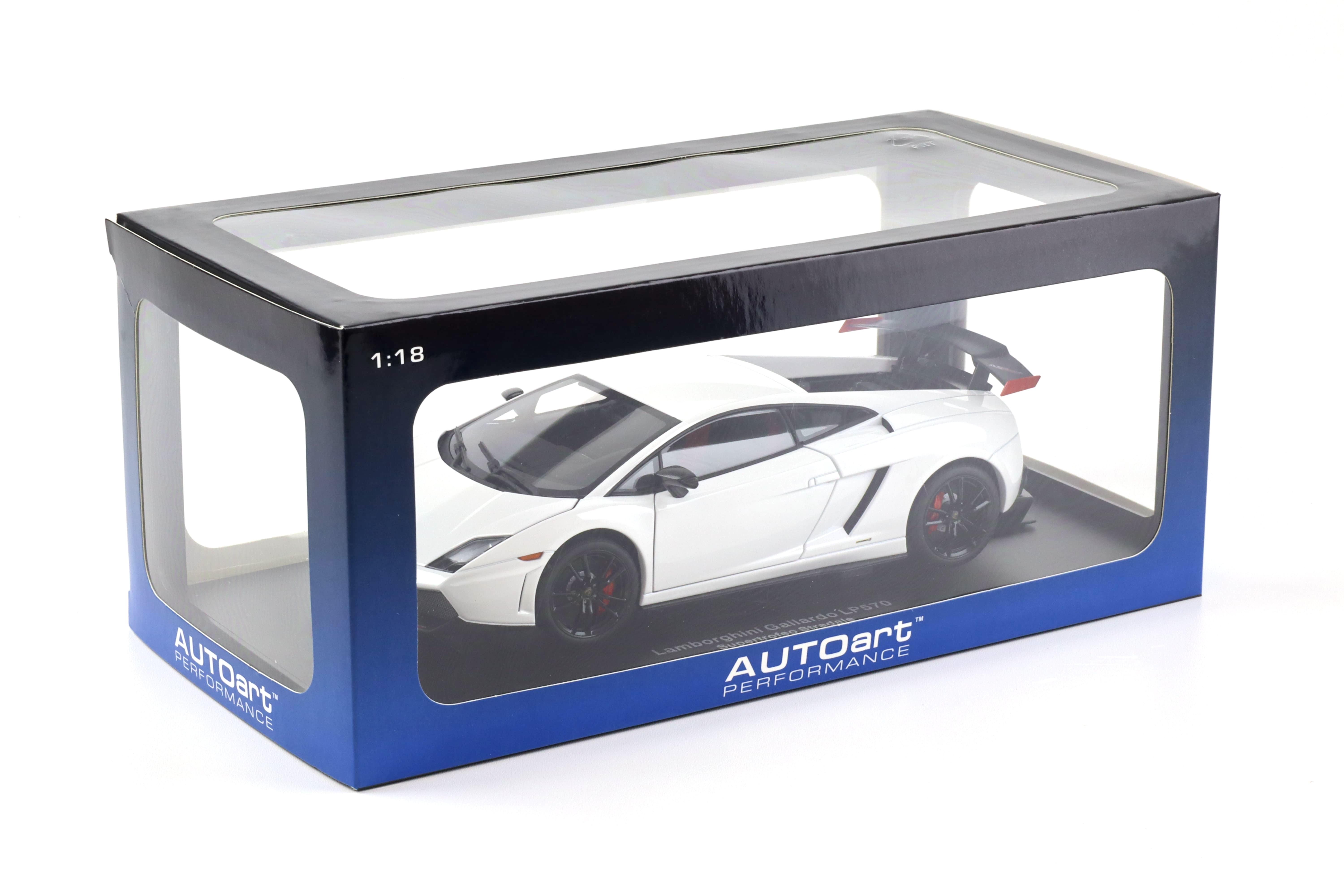 1:18 AUTOart Lamborghini Gallardo LP570 Supertrofeo Stradale Bianco Monocerus/ white