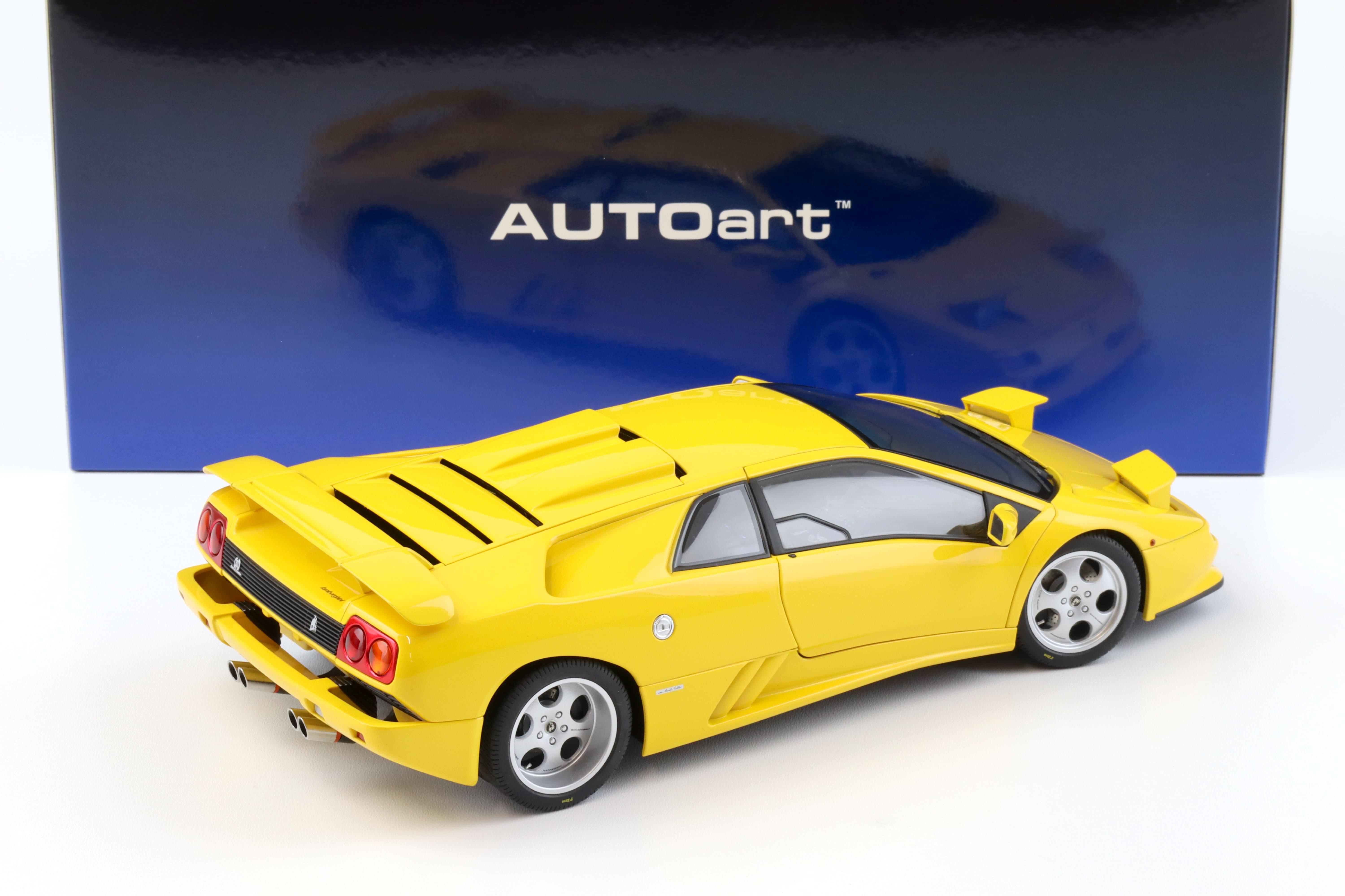 1:18 AUTOart Lamborghini Diablo SE30 JOTA 1995 Superfly yellow 79144