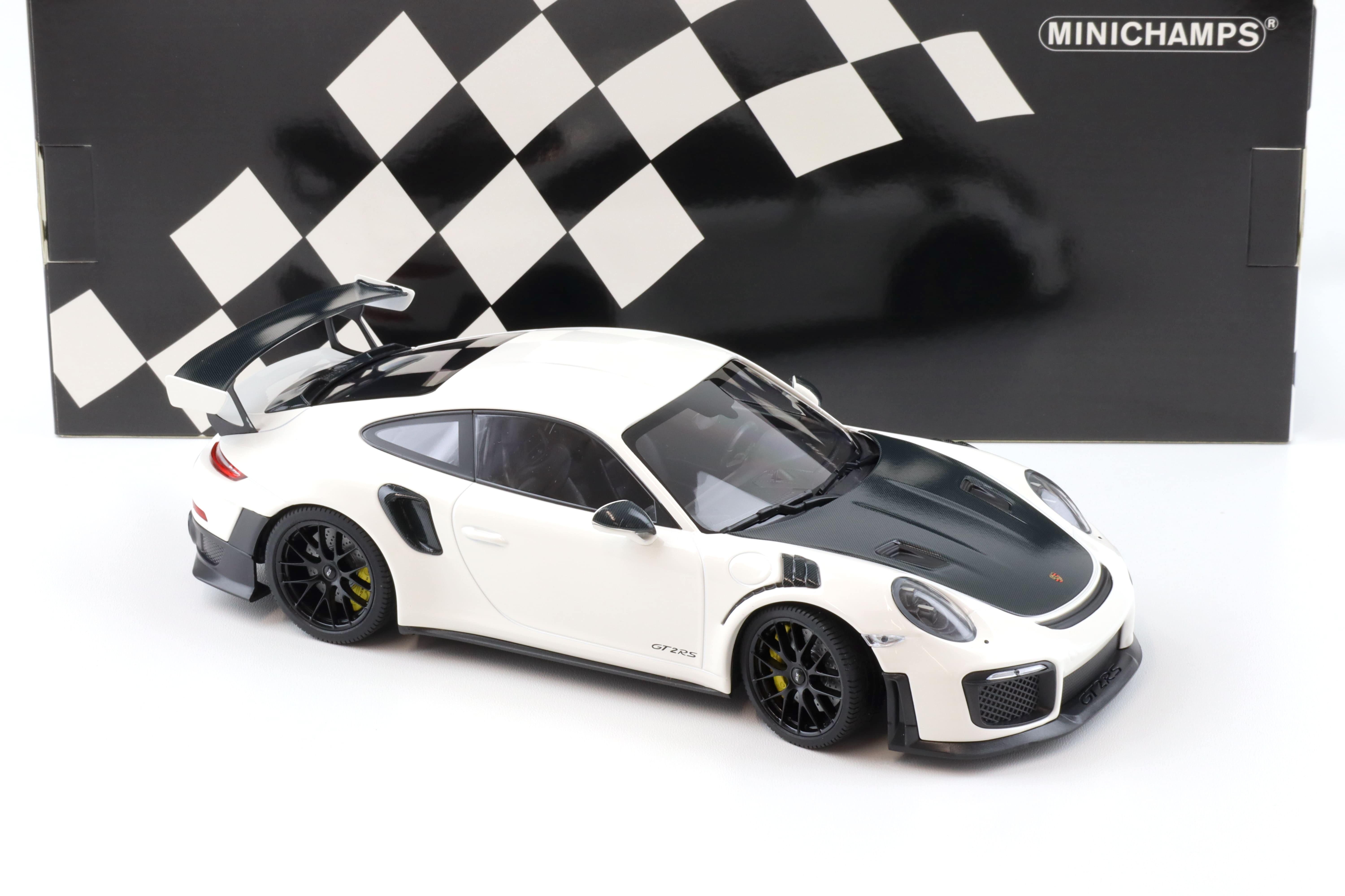 1:18 Minichamps Porsche 911 (991.2) GT2 RS white with black wheels 2018