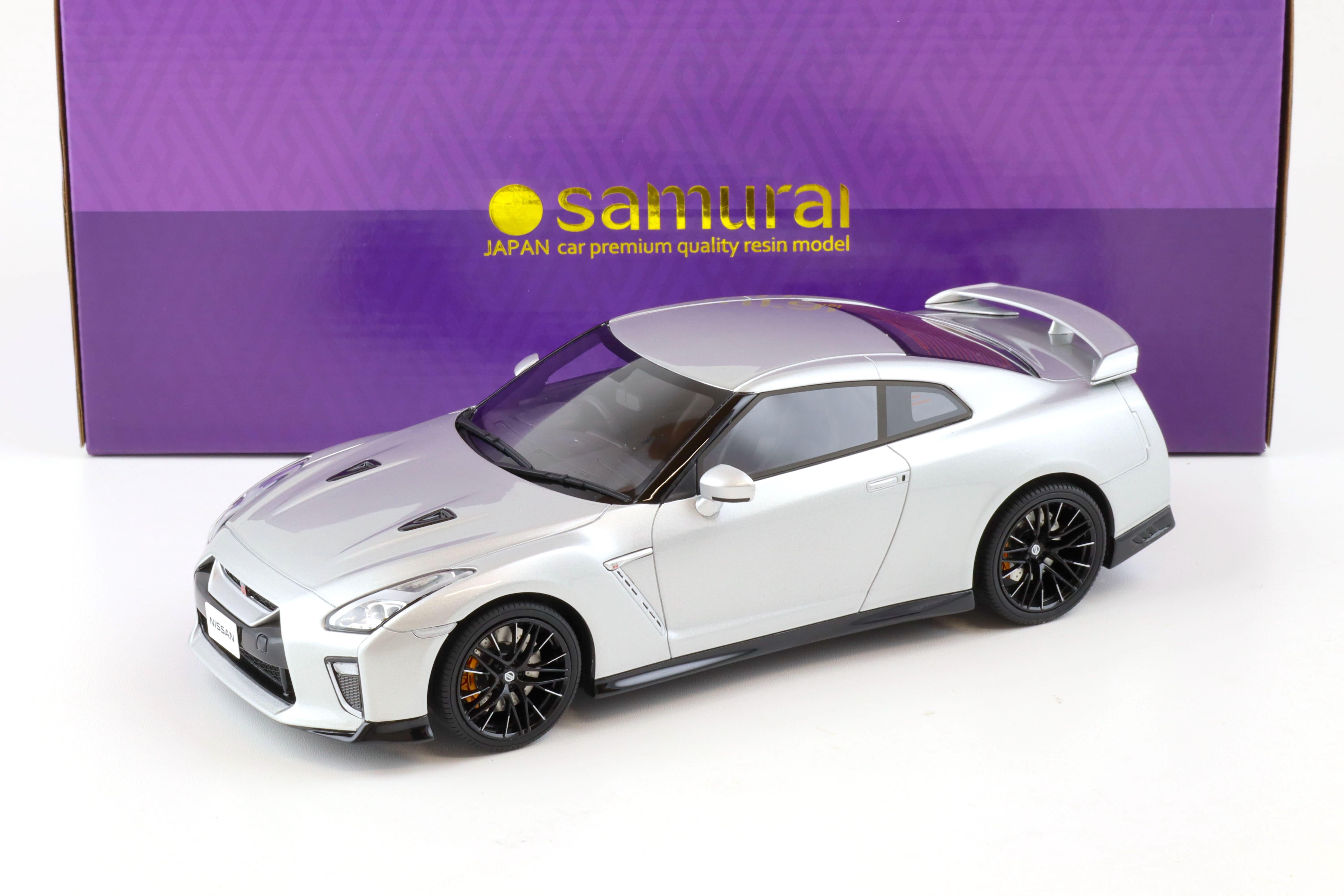 1:18 Kyosho Samurai 2020 Nissan GT-R (R35) Coupe silver metallic KSR18044S