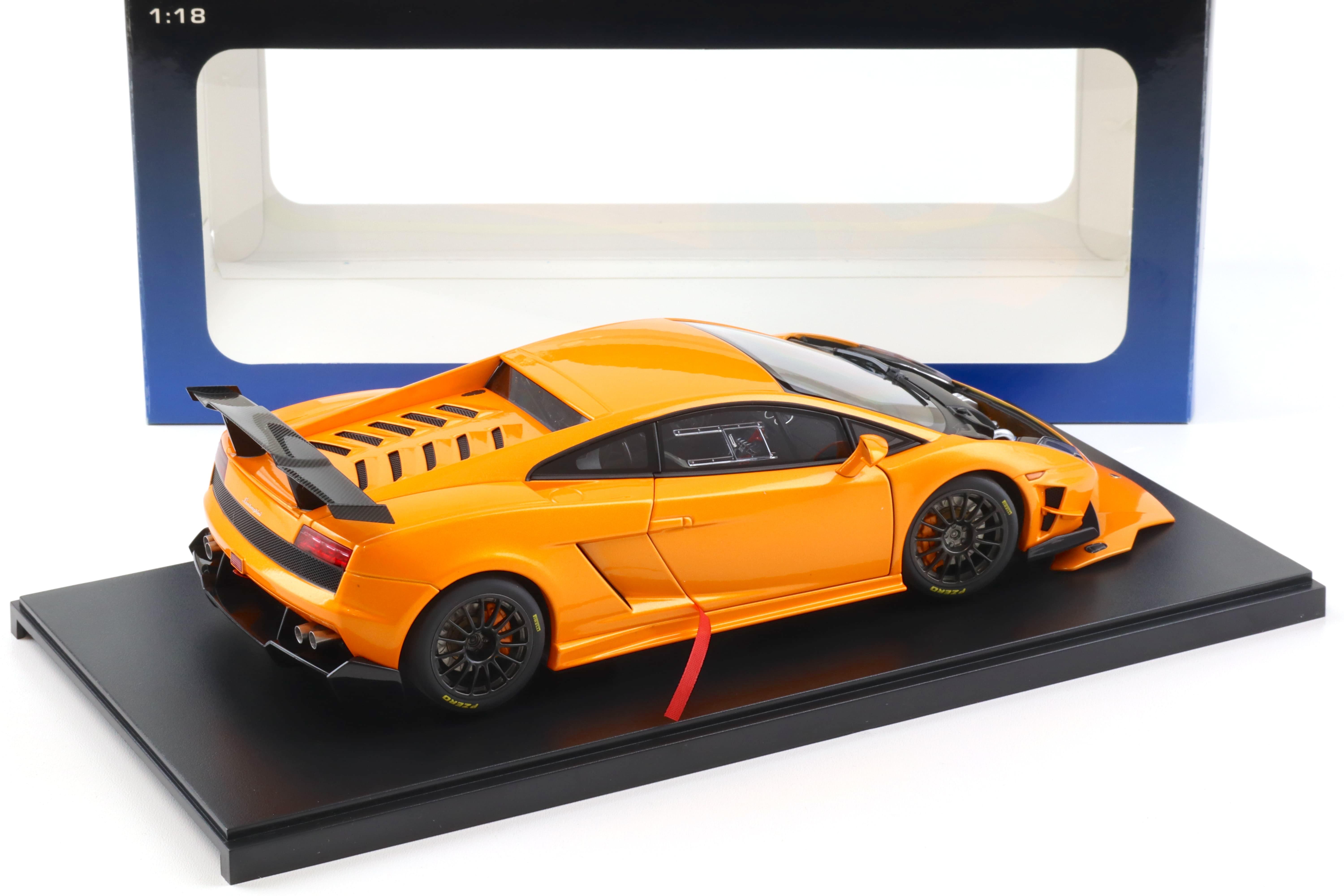 1:18 AUTOart Lamborghini Gallardo LP560-4 Super Trofeo orange metallic 74688