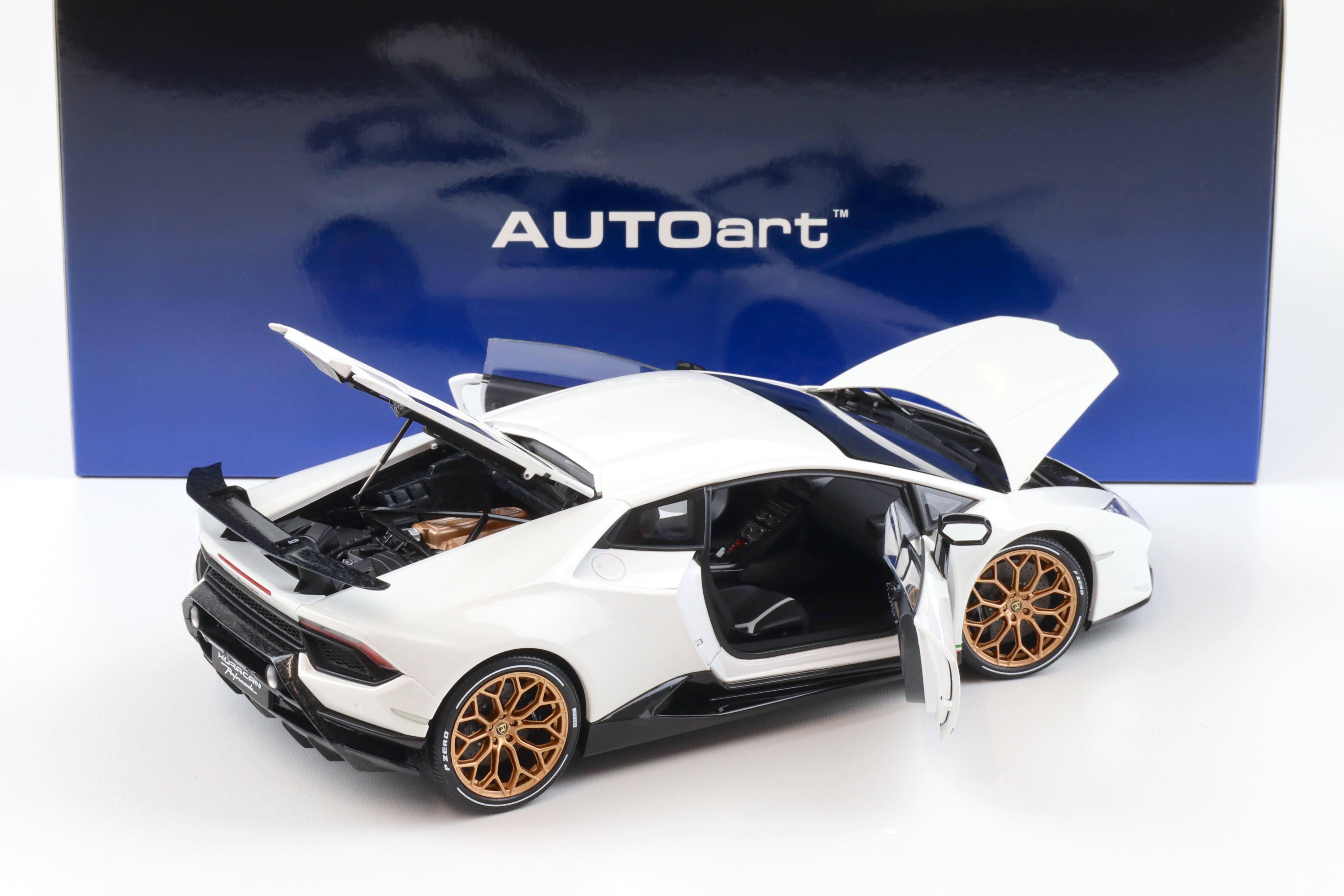 1:18 AUTOart Lamborghini Huracan Performante Bianco Monocerus/ solid white 79151