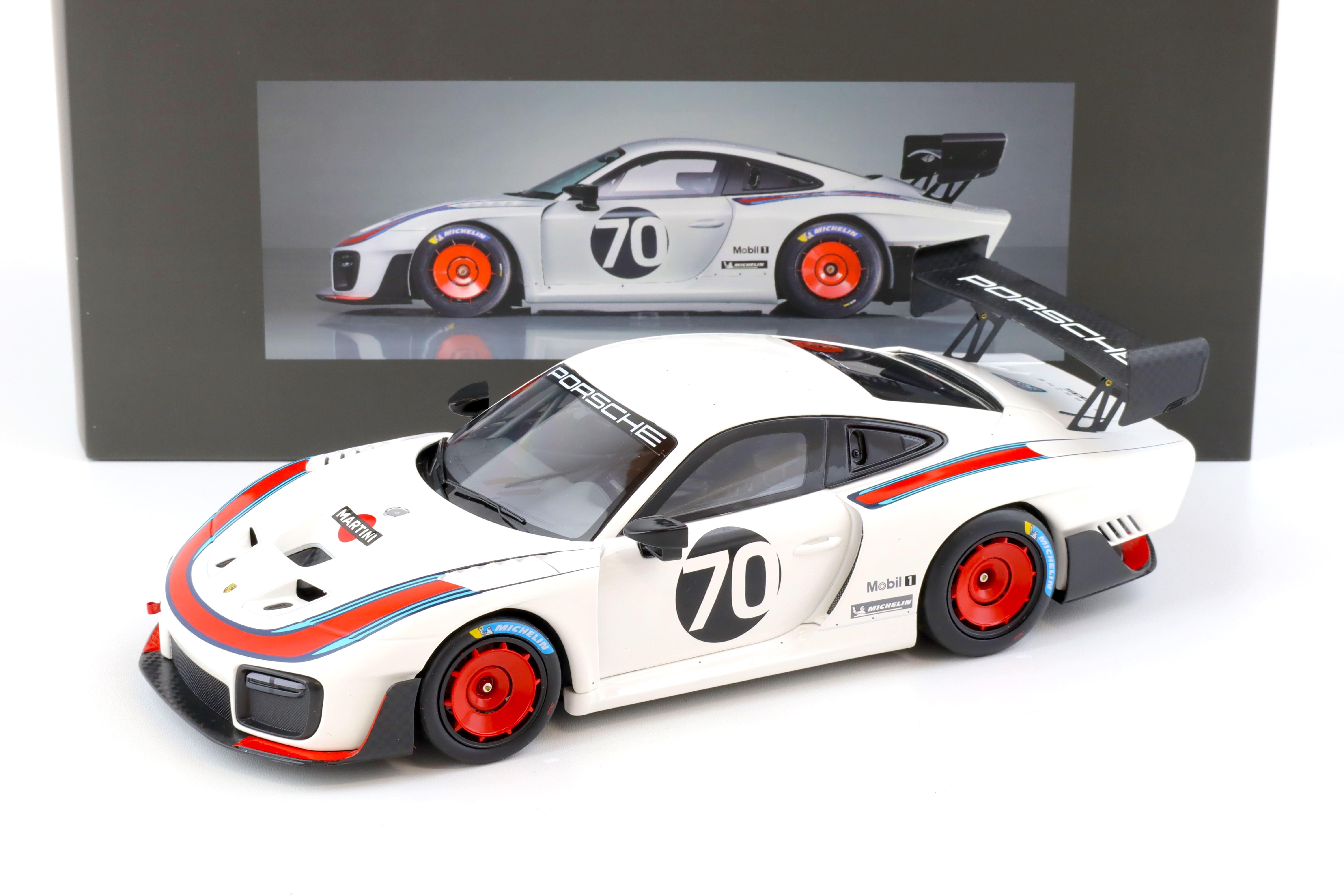 1:18 Minichamps Porsche 935/19 #70 911 991 GT2 Basis white DEALER VERSION