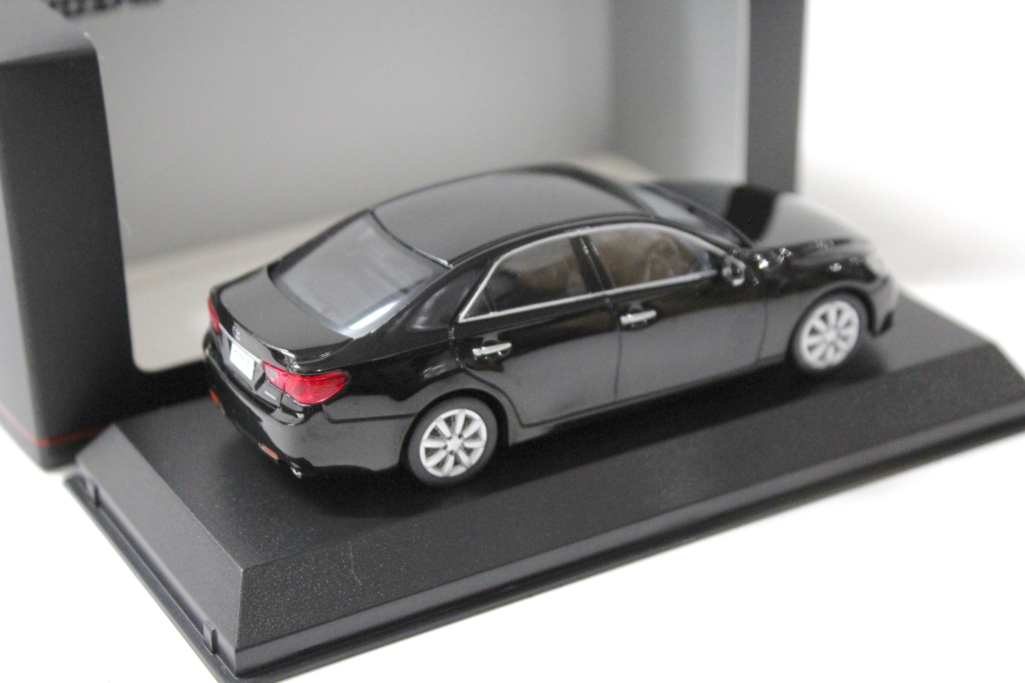 1:43 Kyosho Toyota MARK X 250G (Early) "F Package" Limousine black